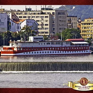 Båthotell Albatros, Prag