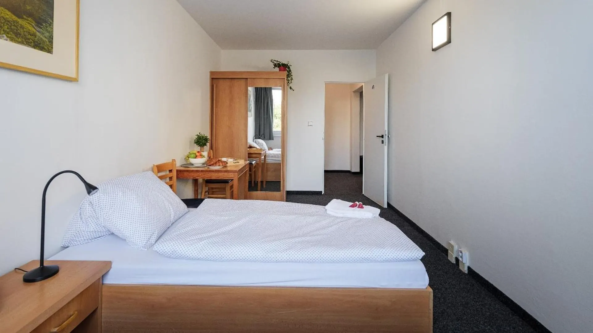 Cooliving Vandrarhem Prag Tjeckien